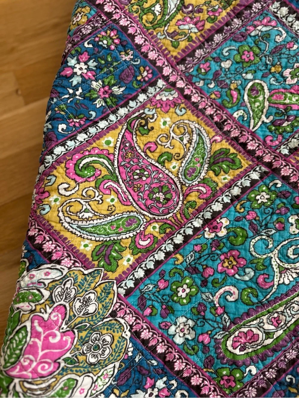 Paisley print cotton kantha stitch bed throw / India Palase